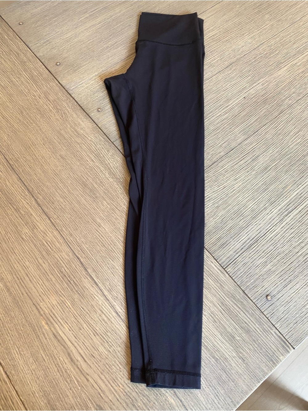 Lululemon Black High-Waist Leggings Light Shimmer Size 8 full length legging.